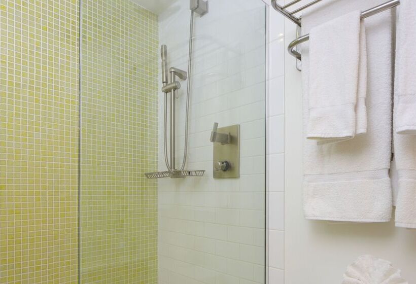 فندق The Landon Bay Harbor Miami Beach