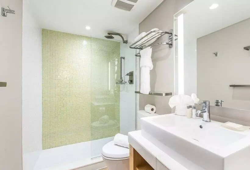 בית מלון כפרי The Landon Bay Harbor Miami Beach