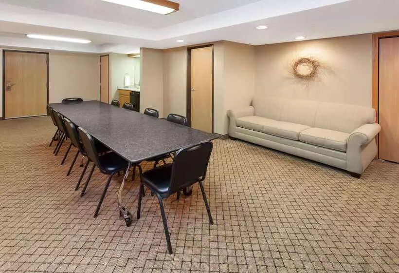 モーテル Americinn By Wyndham Hartford Wi