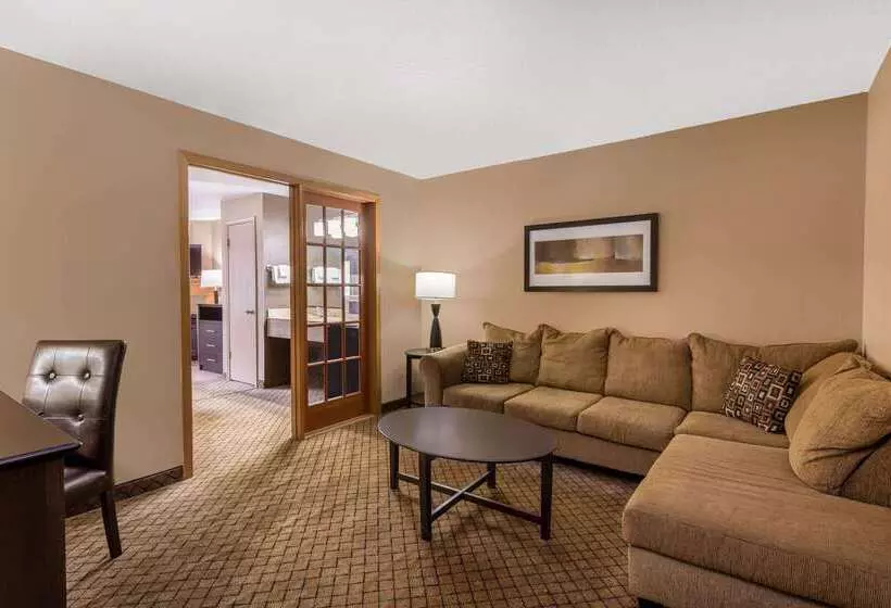 モーテル Americinn By Wyndham Hartford Wi