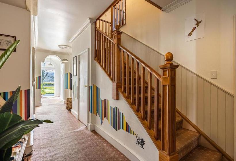 هاستل The Fountain Backpackers