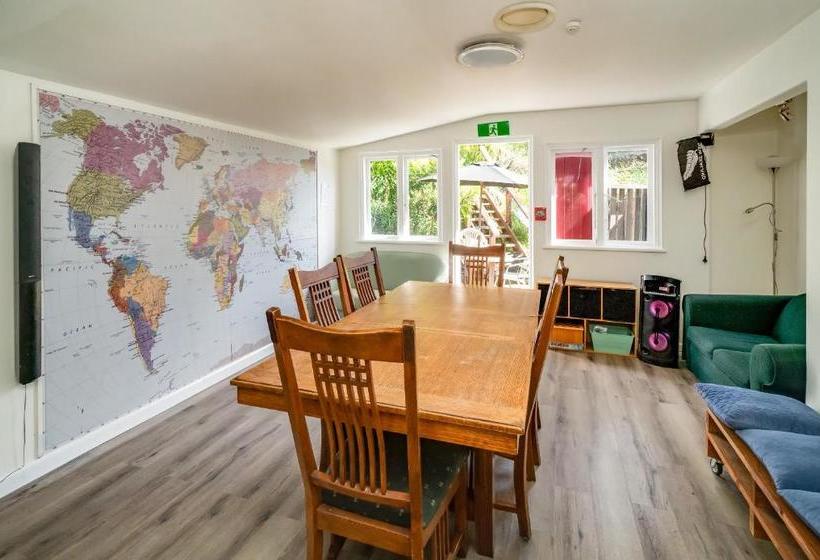 هاستل The Fountain Backpackers