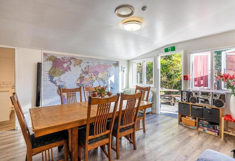 هاستل The Fountain Backpackers