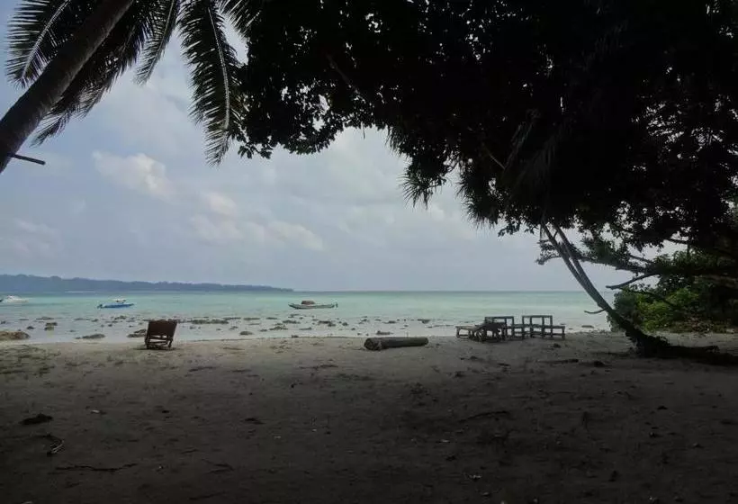 Gold India Beach Resort