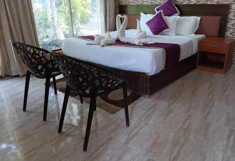 Gold India Beach Resort