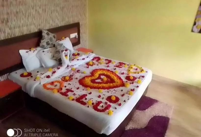 Gold India Beach Resort