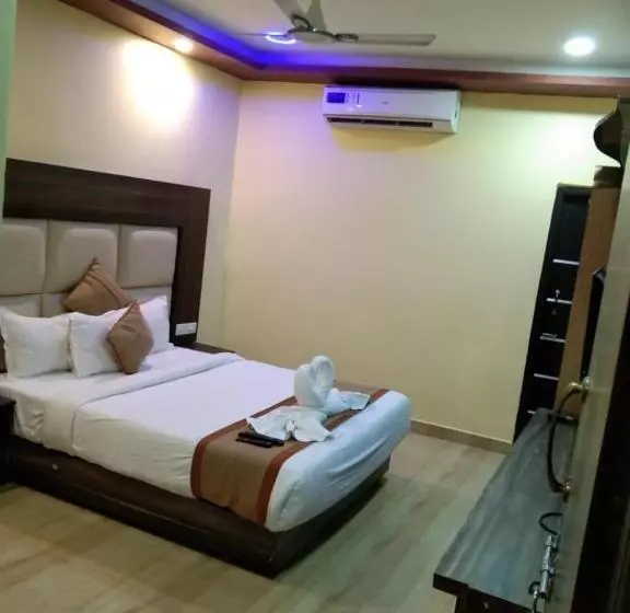 Gold India Beach Resort