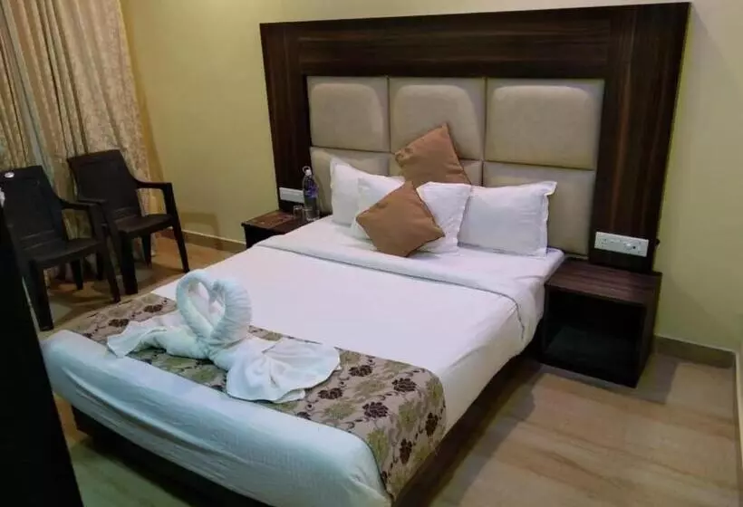 Gold India Beach Resort