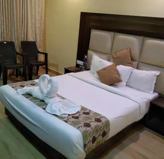 Gold India Beach Resort