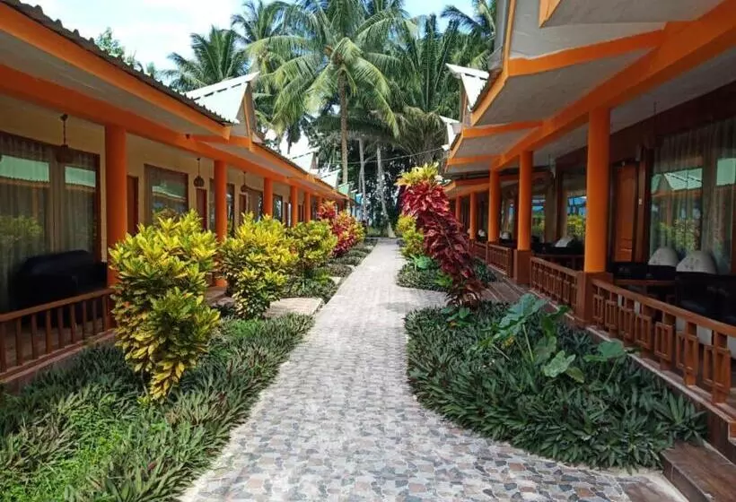 Gold India Beach Resort