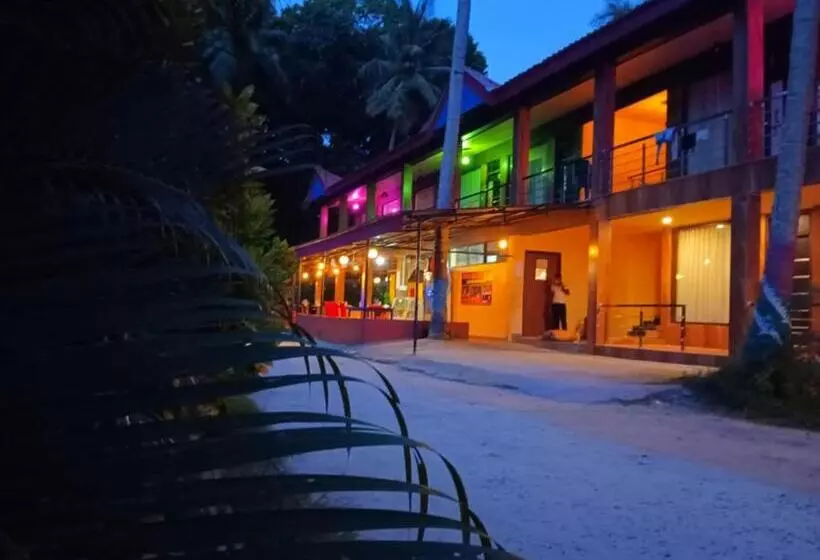Gold India Beach Resort