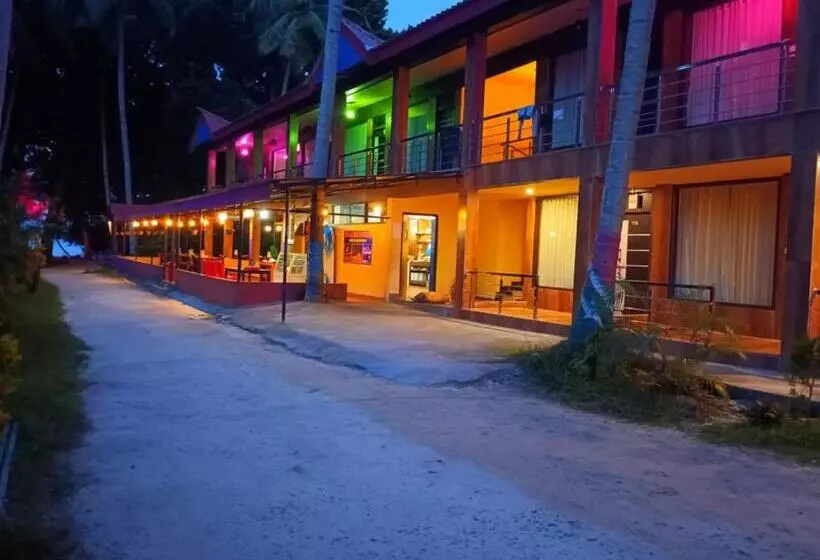 Gold India Beach Resort