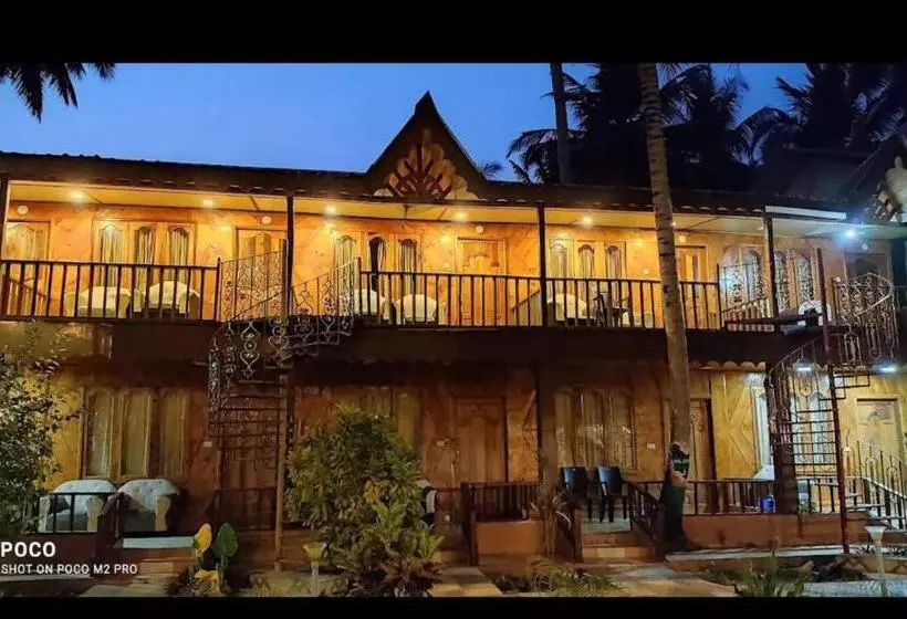 Gold India Beach Resort