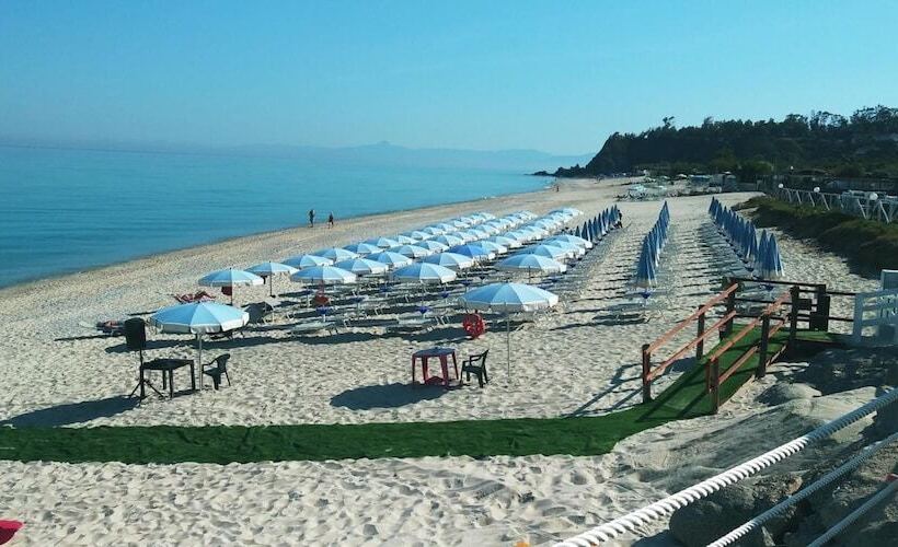 客栈 Villaggio Borgo Marino