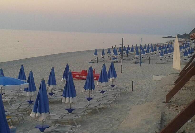 客栈 Villaggio Borgo Marino