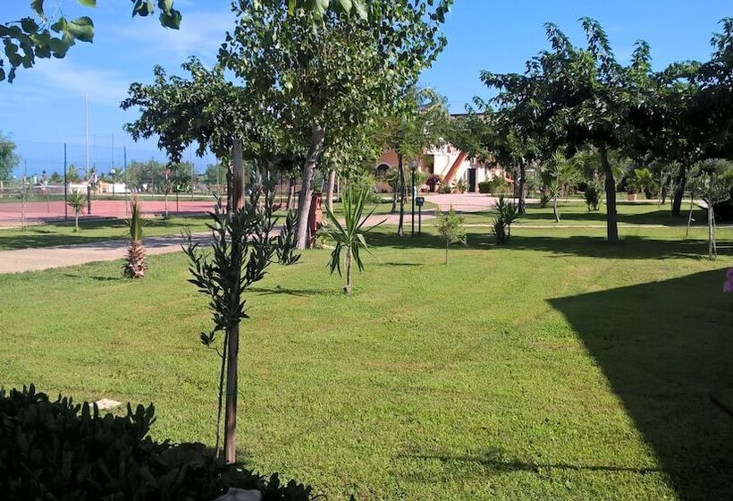 客栈 Villaggio Borgo Marino