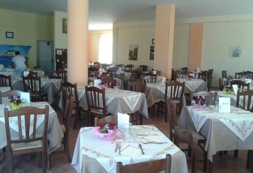 客栈 Villaggio Borgo Marino