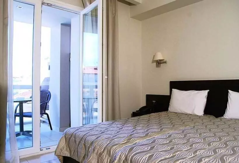 Hotelli Akteon Girni