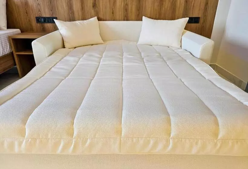 Hotelli Akteon Girni