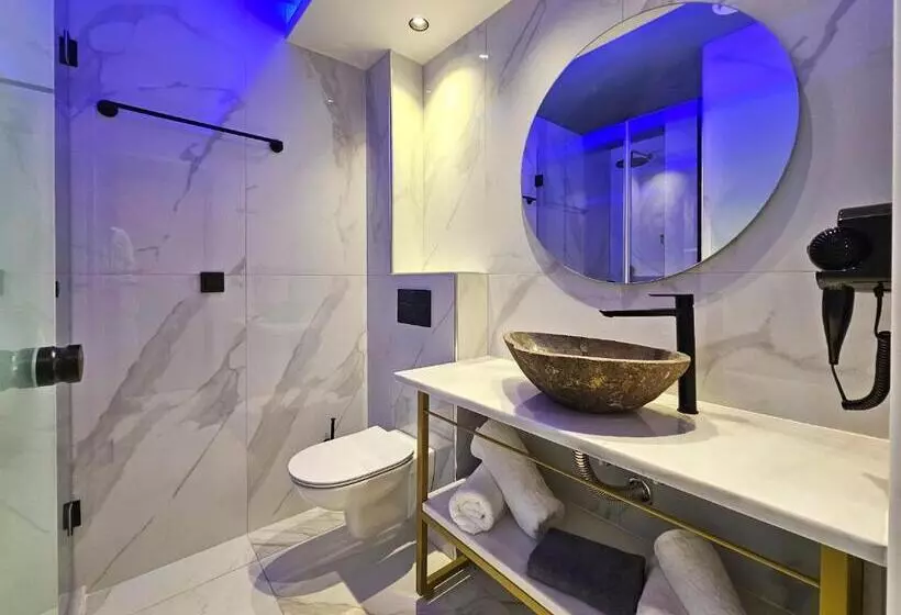 Hotelli Akteon Girni