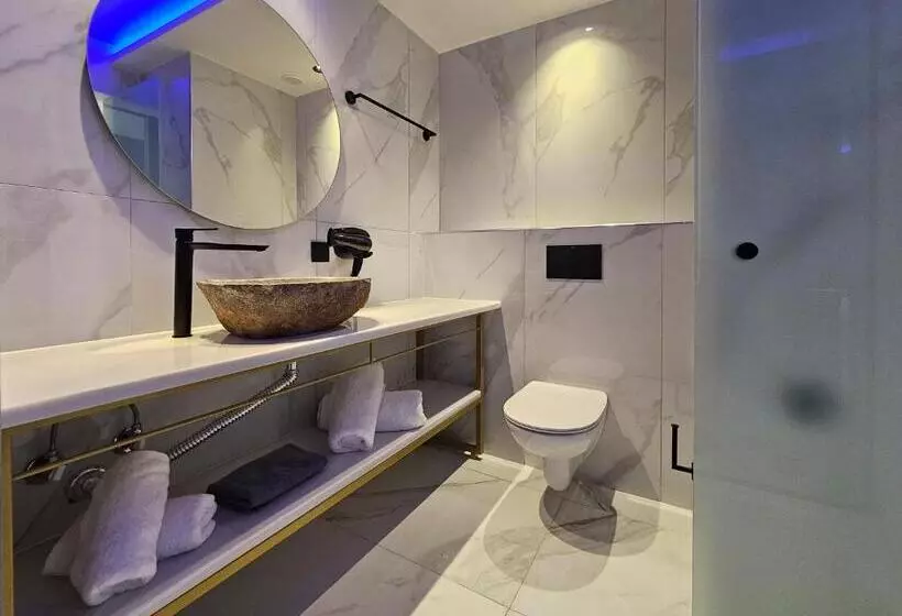 Hotelli Akteon Girni