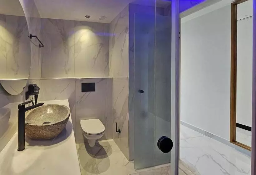 Hotelli Akteon Girni