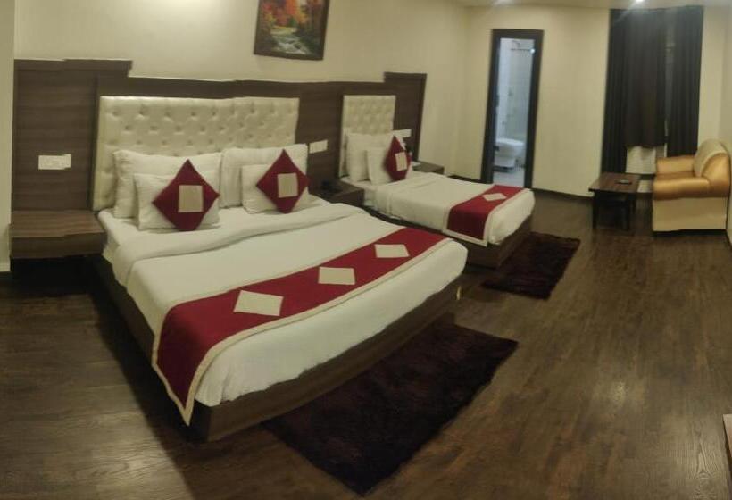 هتل The Royal Krishna