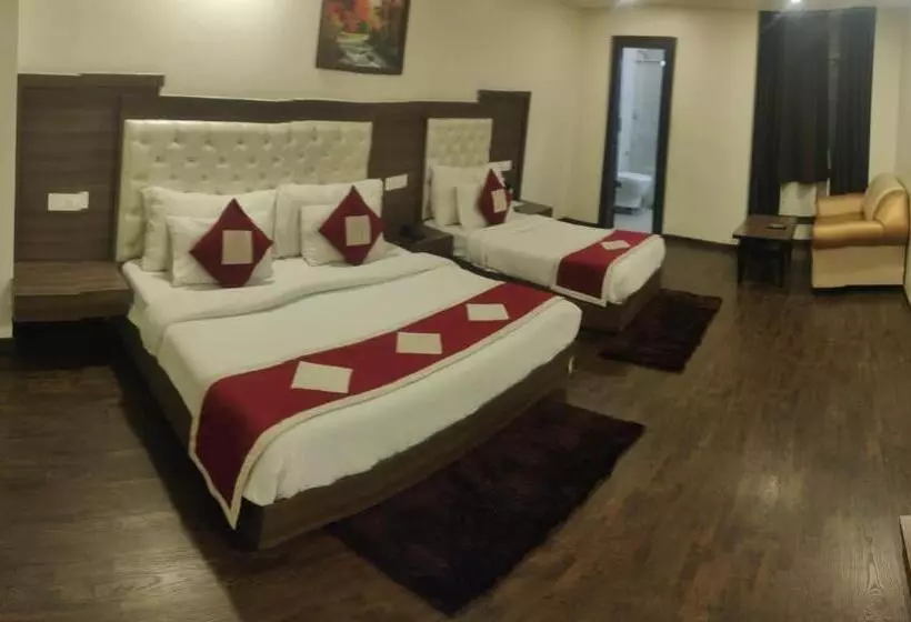 ホテル The Royal Krishna