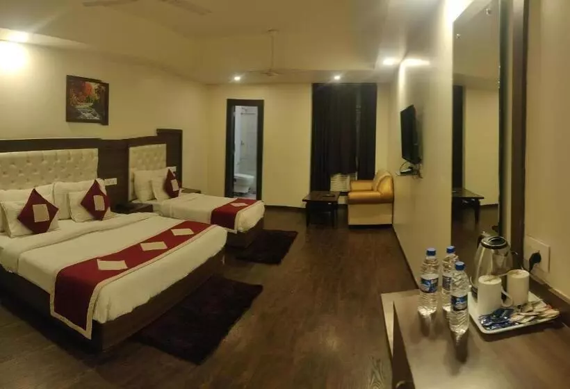 ホテル The Royal Krishna