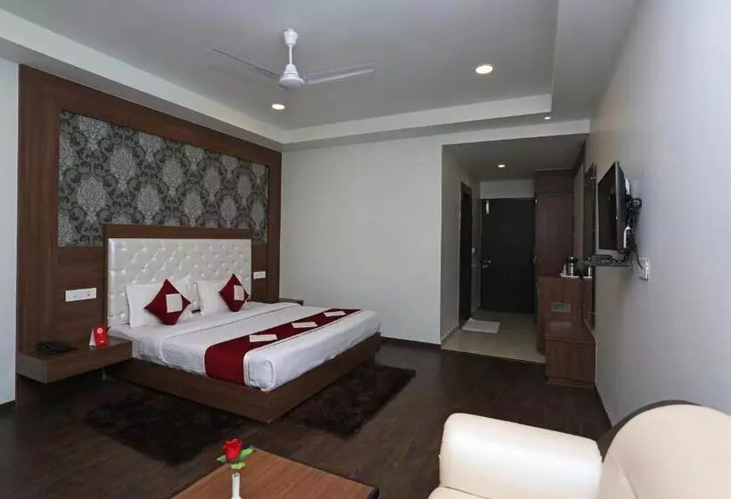 ホテル The Royal Krishna