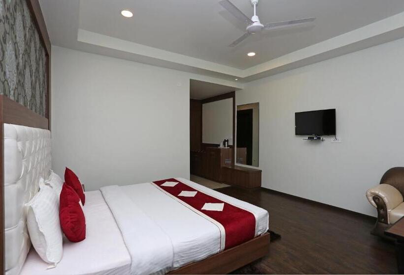 هتل The Royal Krishna