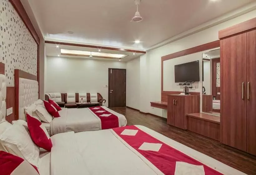 ホテル The Royal Krishna