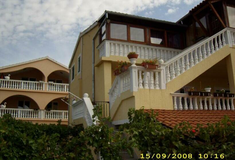 Apartments Nedjeljko