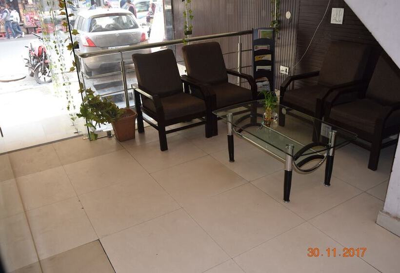 تختخواب و صبحانه Trishul By T And M Hotels