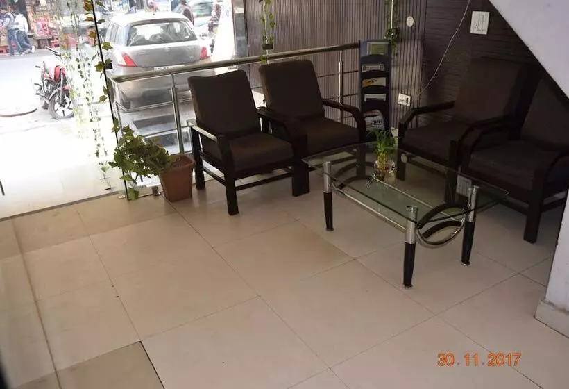 Aamiaismajoitus (B&B) Trishul By T And M Hotels