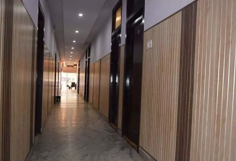 Aamiaismajoitus (B&B) Trishul By T And M Hotels