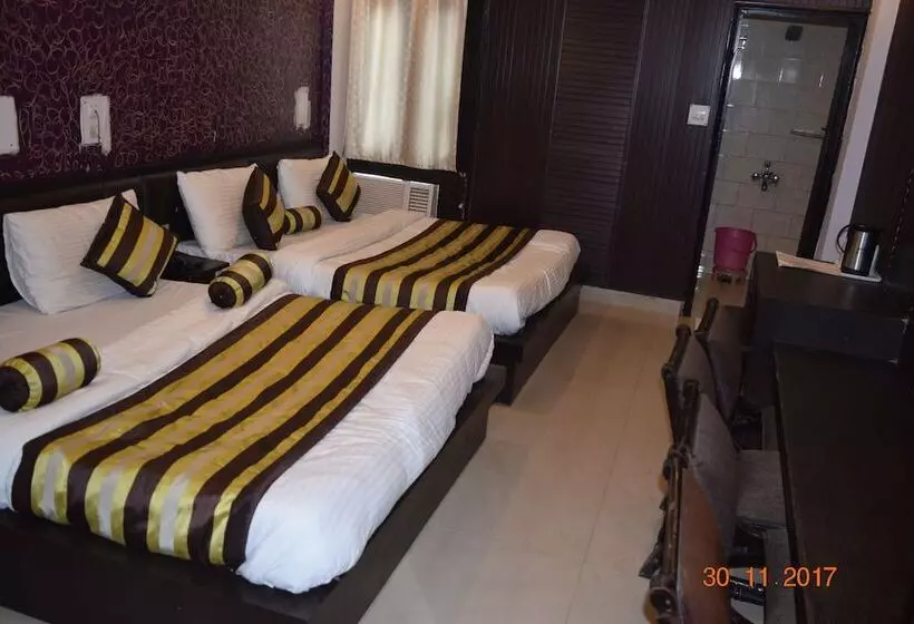 Aamiaismajoitus (B&B) Trishul By T And M Hotels