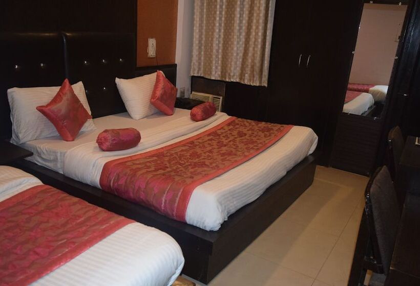 تختخواب و صبحانه Trishul By T And M Hotels