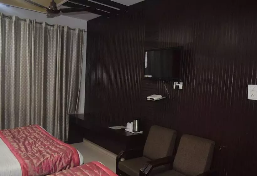 Aamiaismajoitus (B&B) Trishul By T And M Hotels