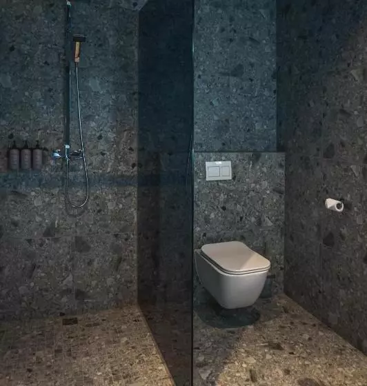 Black Beach Suites
