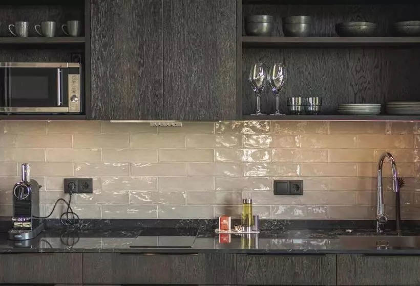 Black Beach Suites