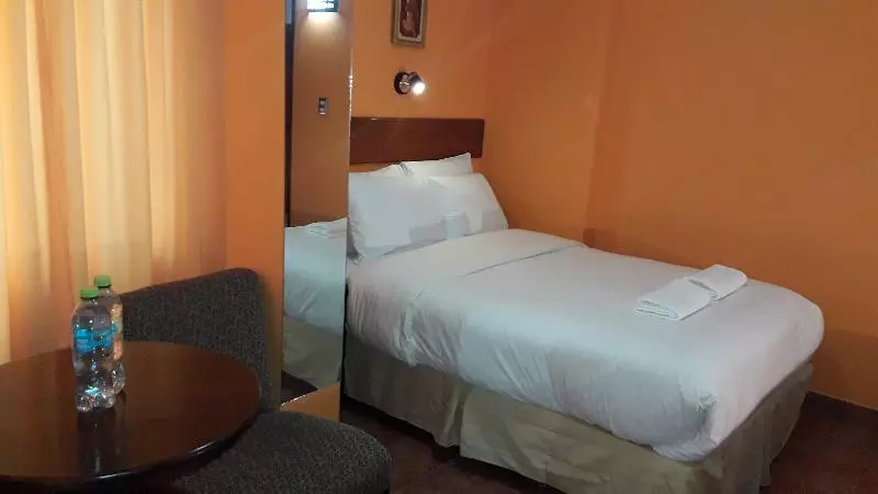 Hostal Rio Dorado