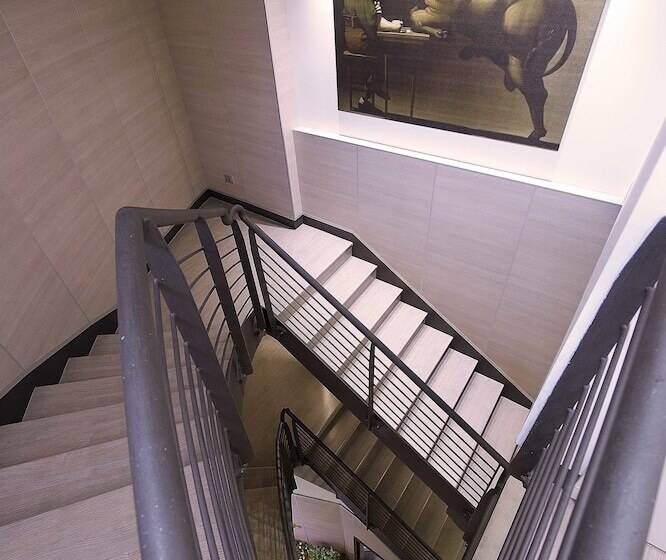 Harry S Bar Trevi Hotel & Restaurant