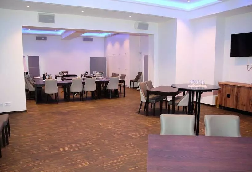 ホテル Höll Am Main