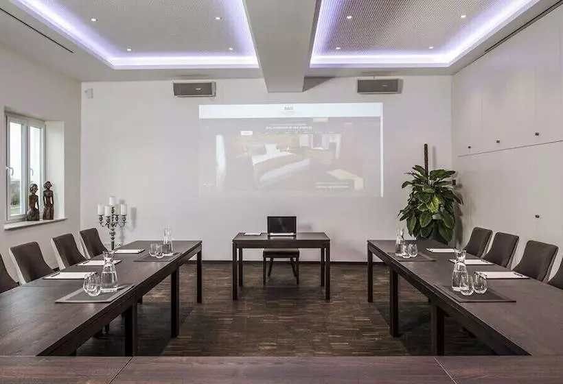 ホテル Höll Am Main