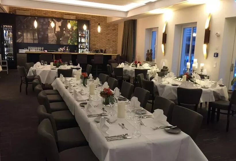 ホテル Höll Am Main