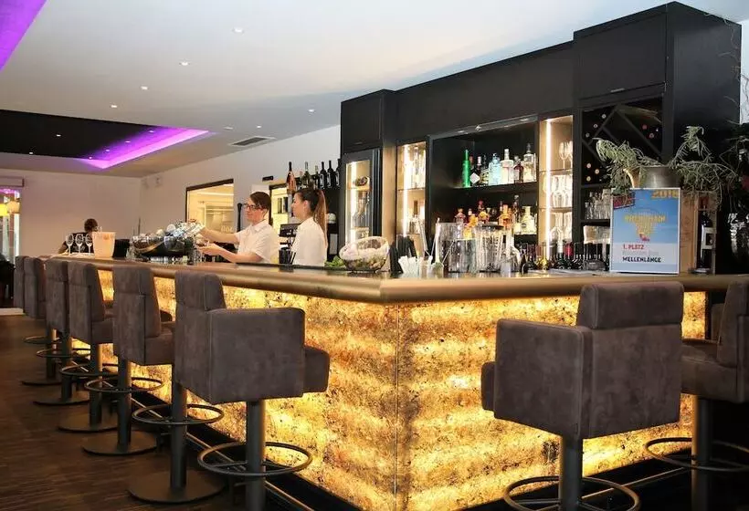 ホテル Höll Am Main