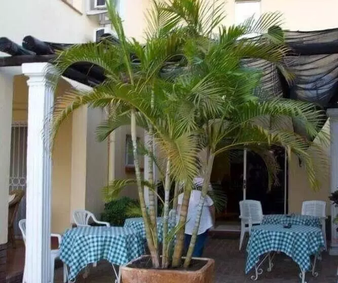 هتل Loerie Lodge Guest Houses