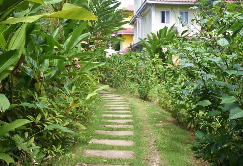 Jardines Vista Del Mar Condos
