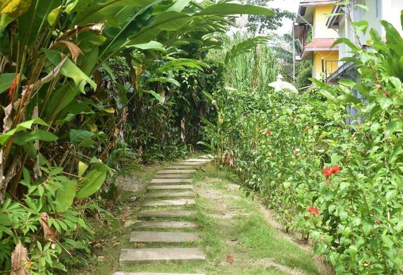 Jardines Vista Del Mar Condos